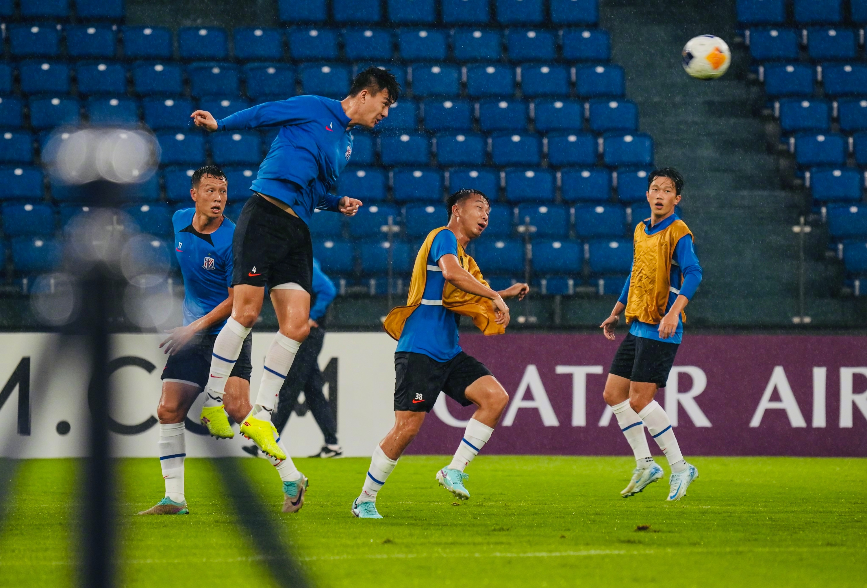 开云网页版-上海申花发布备战花絮，国际比赛日迎来里程碑，意甲任务艰巨，赛程密集仍需轮换的简单介绍