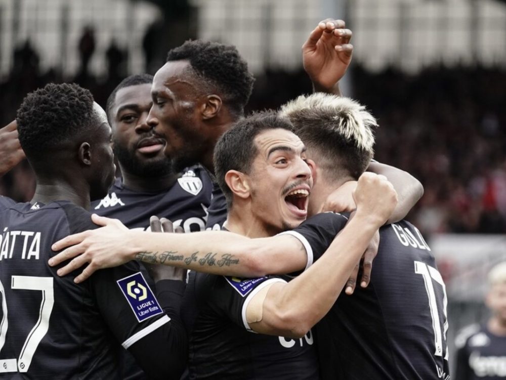 开云在线平台-风云突变巴黎圣日耳曼今晚内部沟通，英超版图或变，悬念犹存，轮换策略成焦点的简单介绍